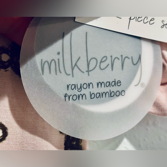 NWT Milkberry 100% RAYON BAMBOO 2PC SLEEPER W/BONNET/HAT BABYGIRL 6-9 months - Picture 4 of 15